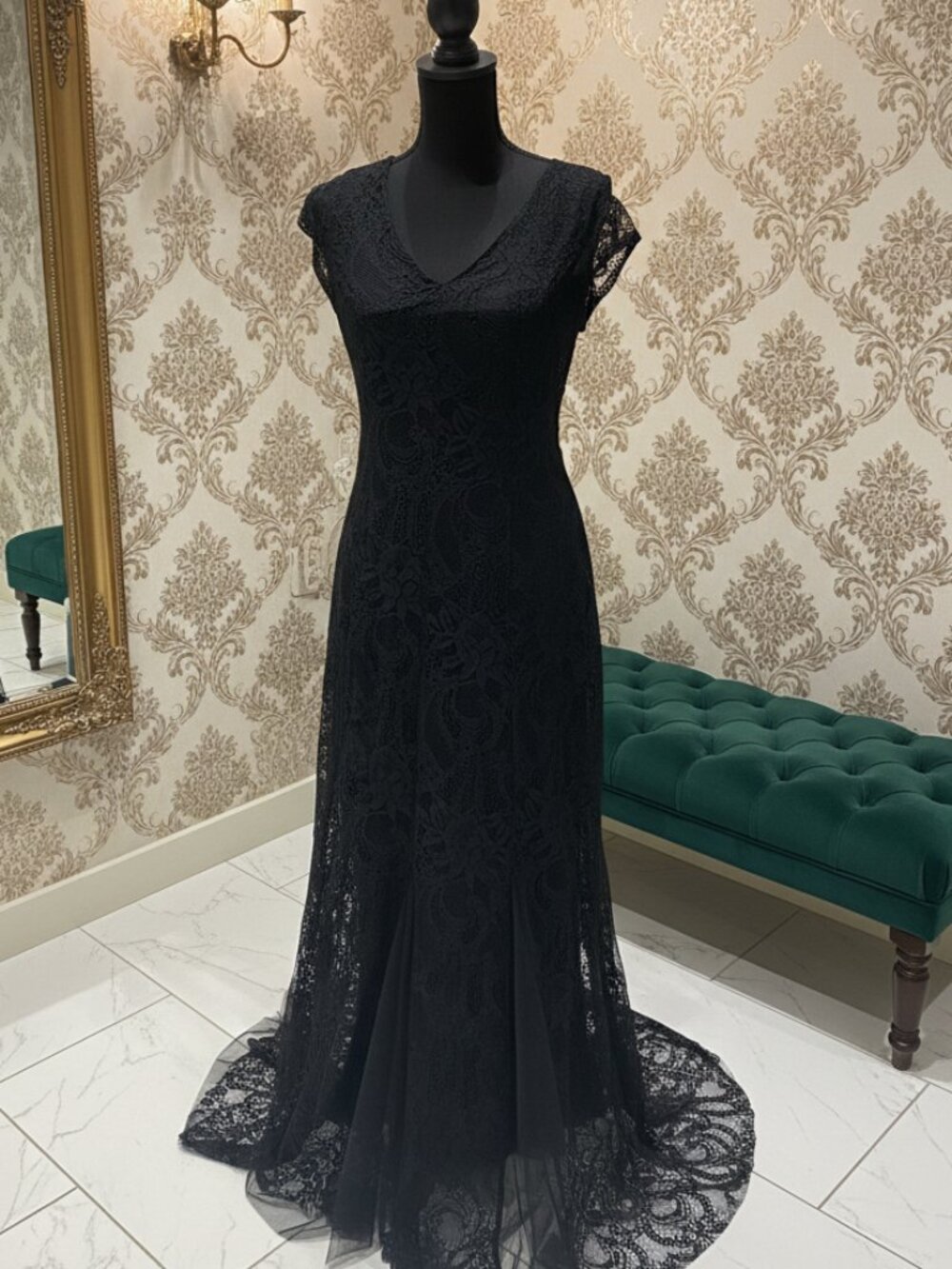 Stunning vintage Y2K Candalite formal gown.